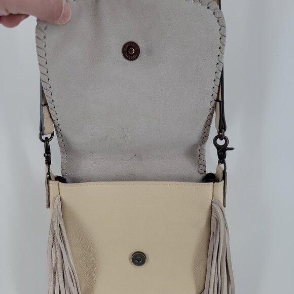 ⭐ Genuine Leather Tooled Fringe Crossbody Bag – Boho Western Chic ⭐ - Picture 8 of 14